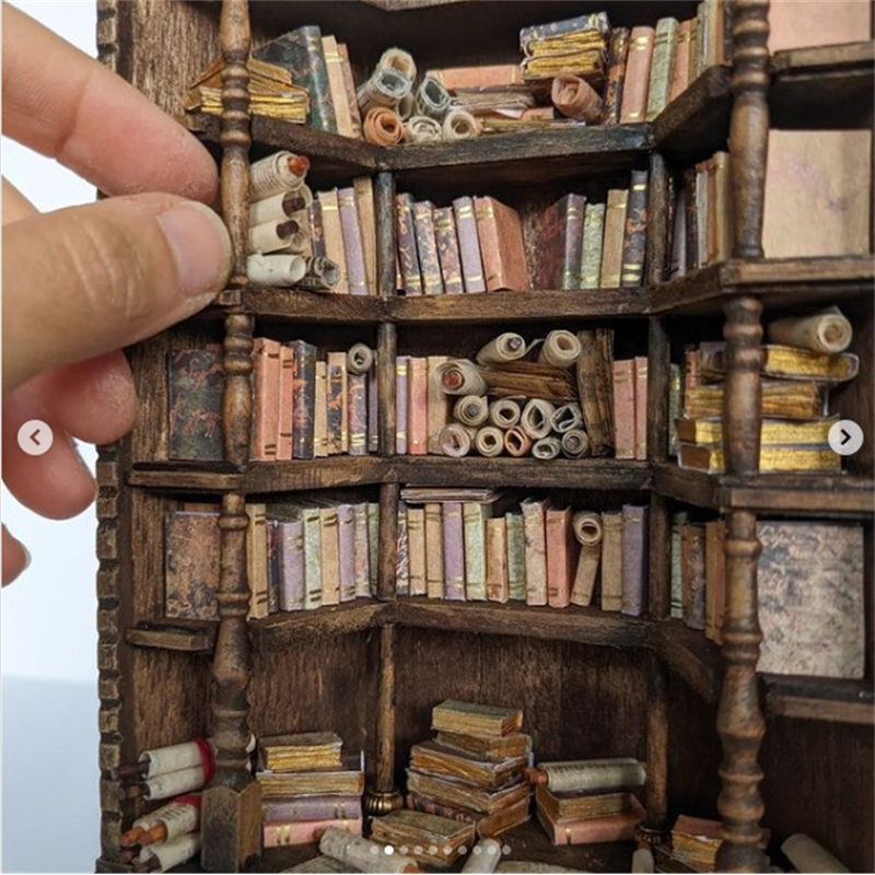 Miniatur-Bücherregal, Bücherre – Vintage And Collectible Books Bewertung und Preis